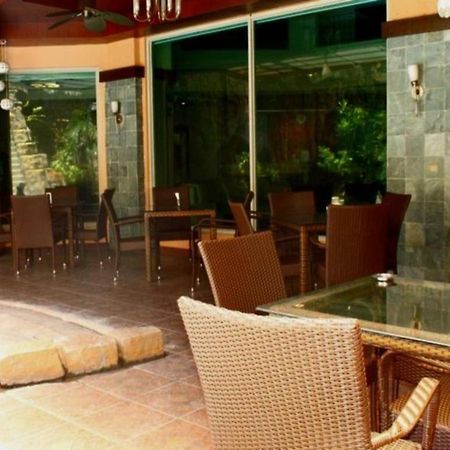 Goldenfield Kundutel Hotel Bacolod Buitenkant foto