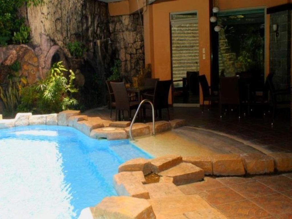 Goldenfield Kundutel Hotel Bacolod Buitenkant foto